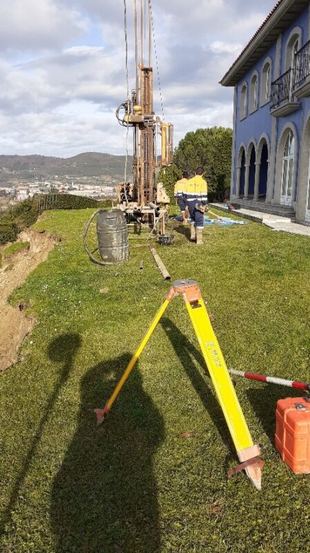 Establecimiento de Poligonal general para cálculos de Topografía.