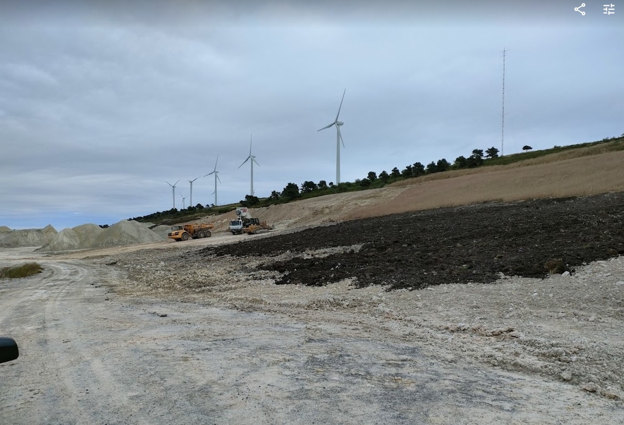 Restauración medioambiental del terreno en Mina Consuelo.