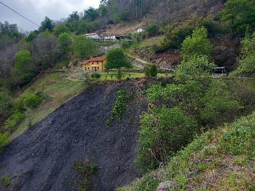 Vista de Edificación con Argayu